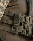 Fastening with D-ring