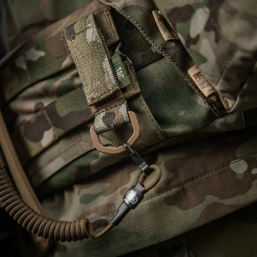 Fastening with D-ring