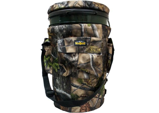 bucket_sillosocks_swivel_seat_with_backpack_3_.jpg