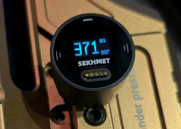 digital_pressure_gauge_sekhmet_pro_gen_2_m8_28_mm_500_bar_3_.jpg