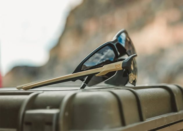 glasses_wiley_x_jakl_-_captivate_tungsten_mirror_lenses_-_matte_blacktan_frame_9_.jpg