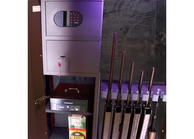 gun_safe_griffon_ge.450k.l_black.cr_new_5_.jpg