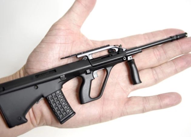miniature-goatguns-mini-steyr-aug-bullpup-black-_3_.jpg