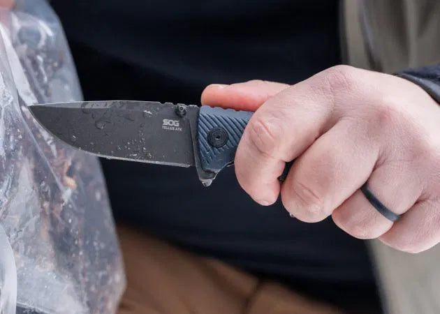 pocket_knife_sog_tellus_atk_squid_ink_yellow_5_.jpg