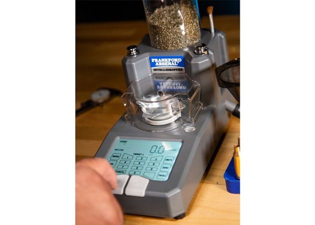 weegschaal-en-kruitdispenser-frankford-platinum-series-intellidropper-electronic-_4_.jpg